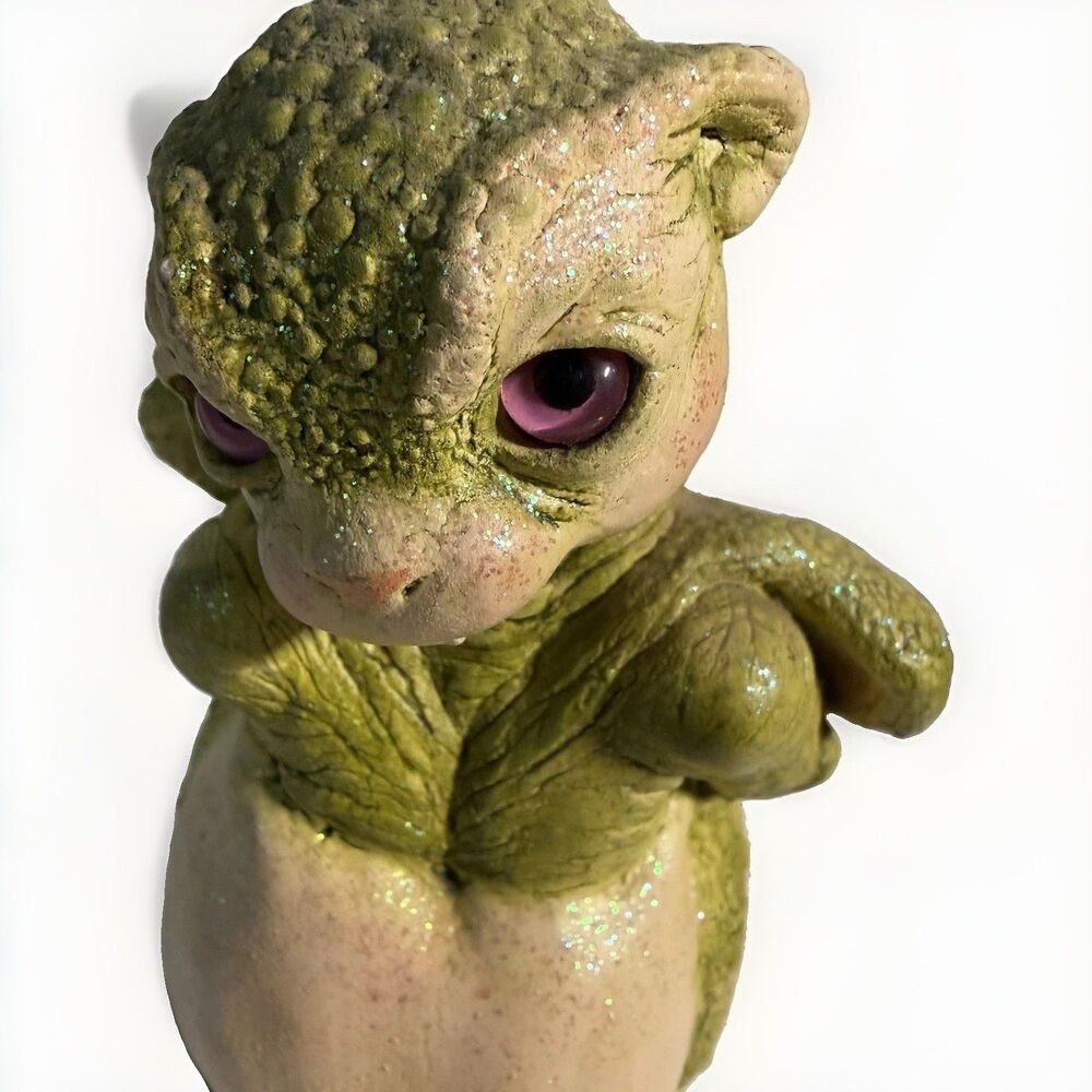 Vintage 1988 Dragon Keep SHUCKS Figurine 5104 Marty Sculpture Crystal Ball Green